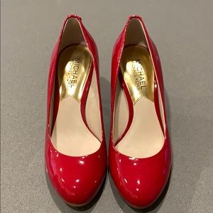 Michael Kors Red Pumps.